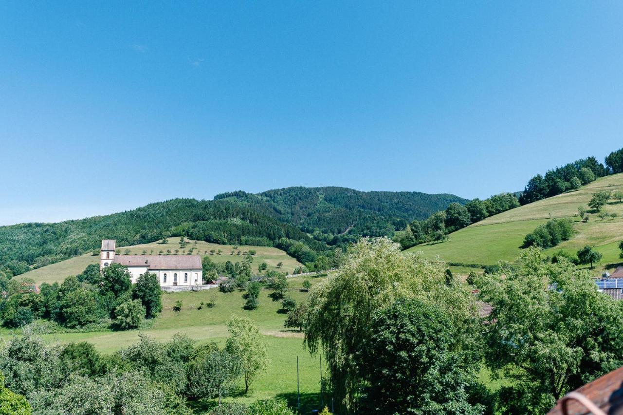 Moderne 2 Zi.-Fewo Blackforest Art Barrierefrei Naehe Freiburg Simonswald Dış mekan fotoğraf